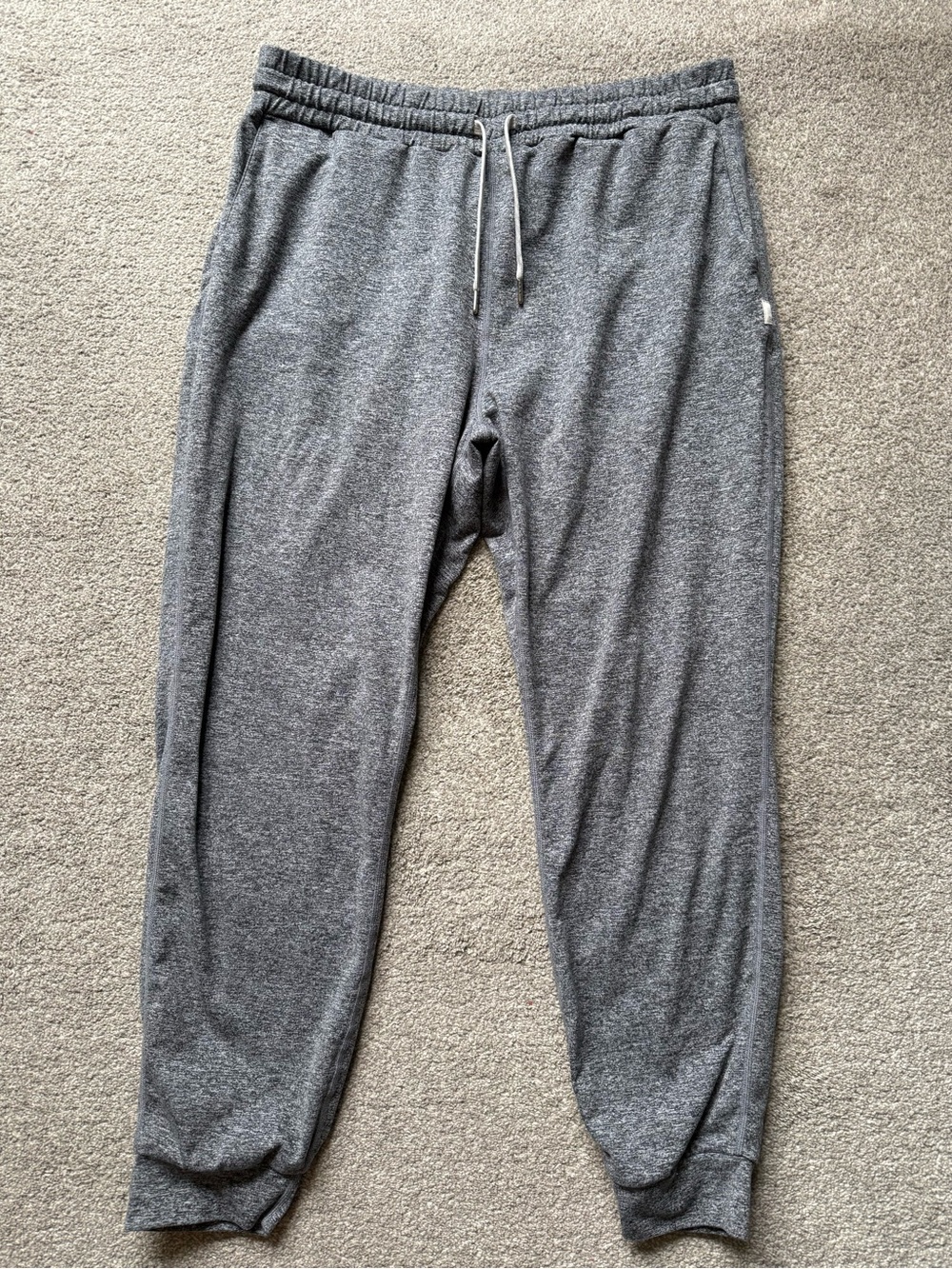 Women’s Vuori Joggers | Size Medium | Grey